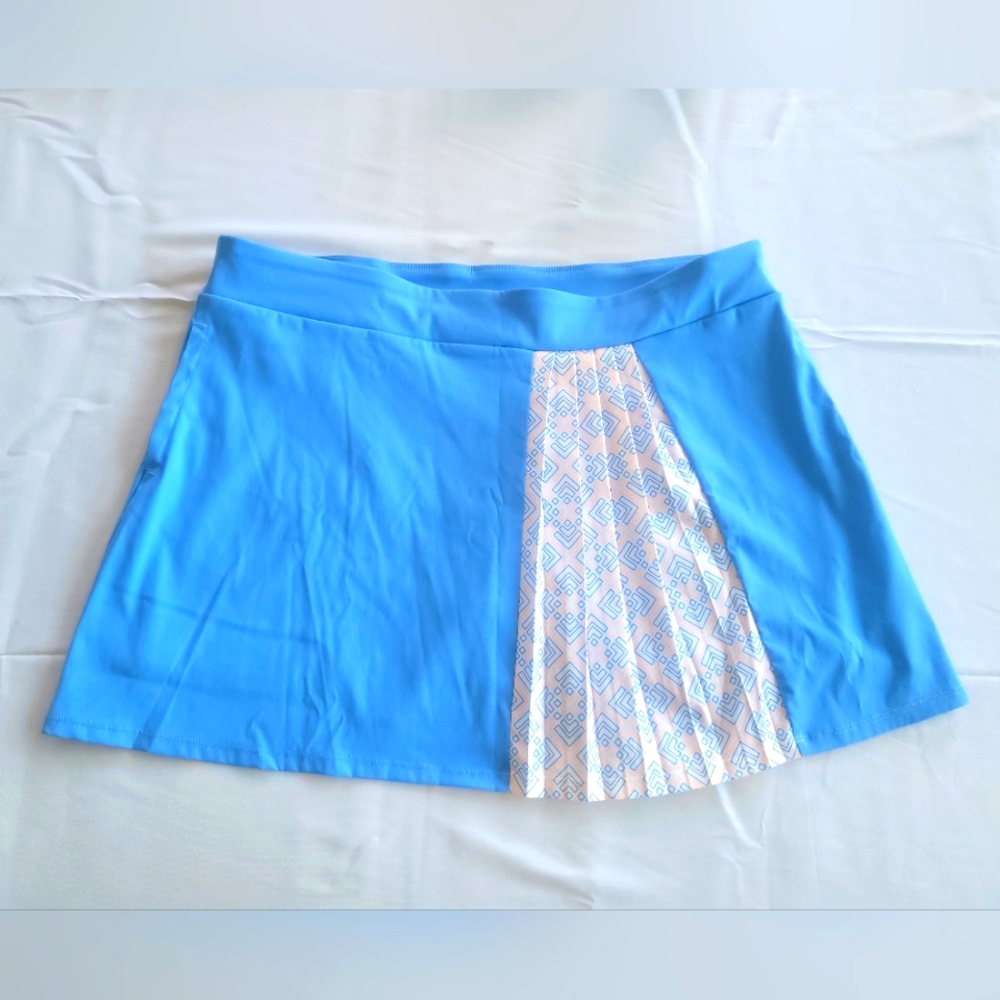 ADIDAS women's Golf Skort size Large New w/o tags